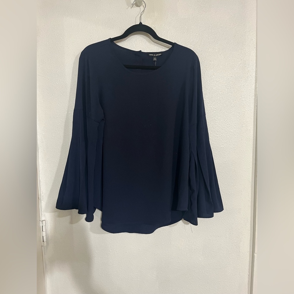 Cable and gouge, navy NWT size L bellsleeves tunic top